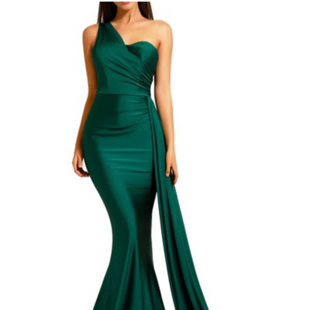 Elegant One-Shoulder Green Dress